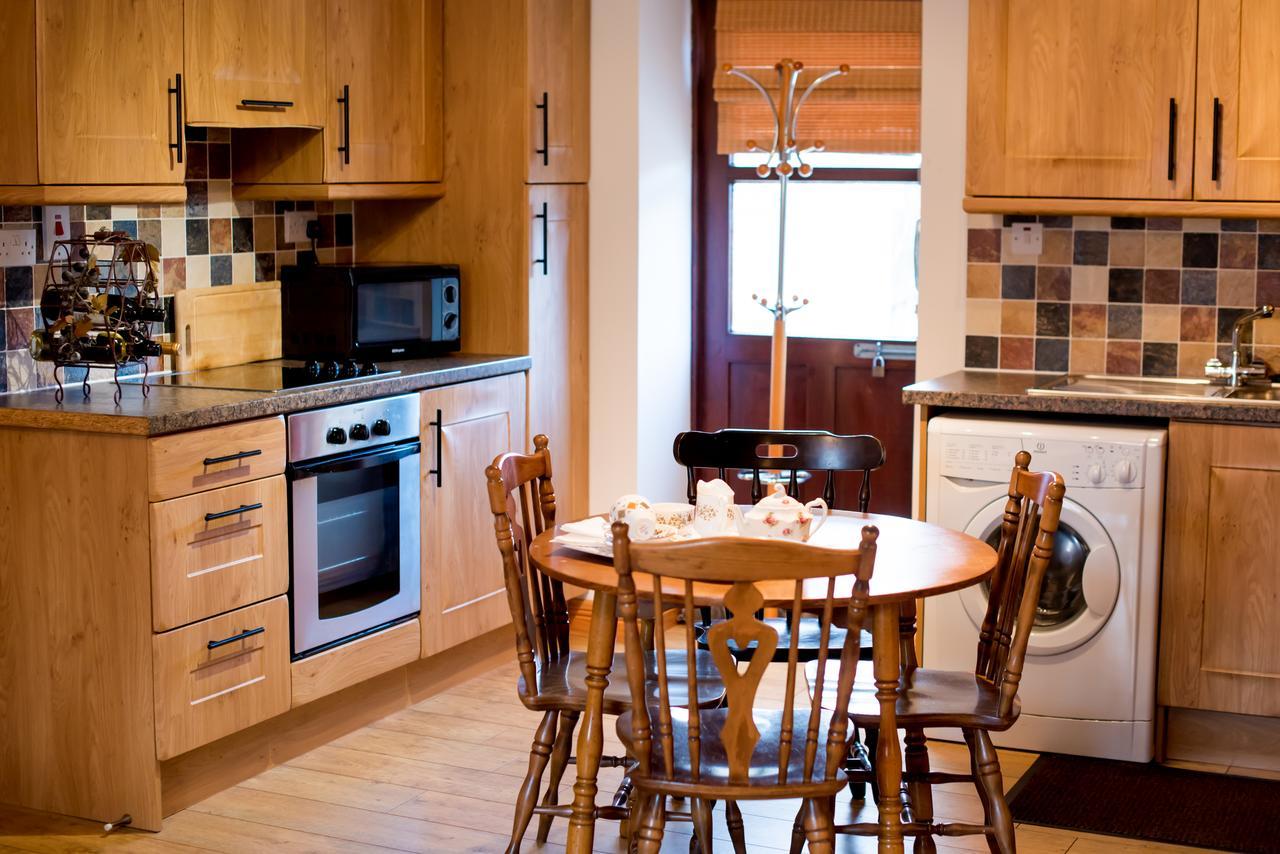 Brennan'S Accommodation Glenties Exterior photo